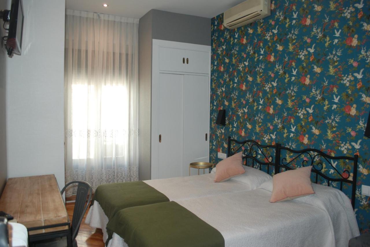 Hostal Avenida Madrid Exterior foto