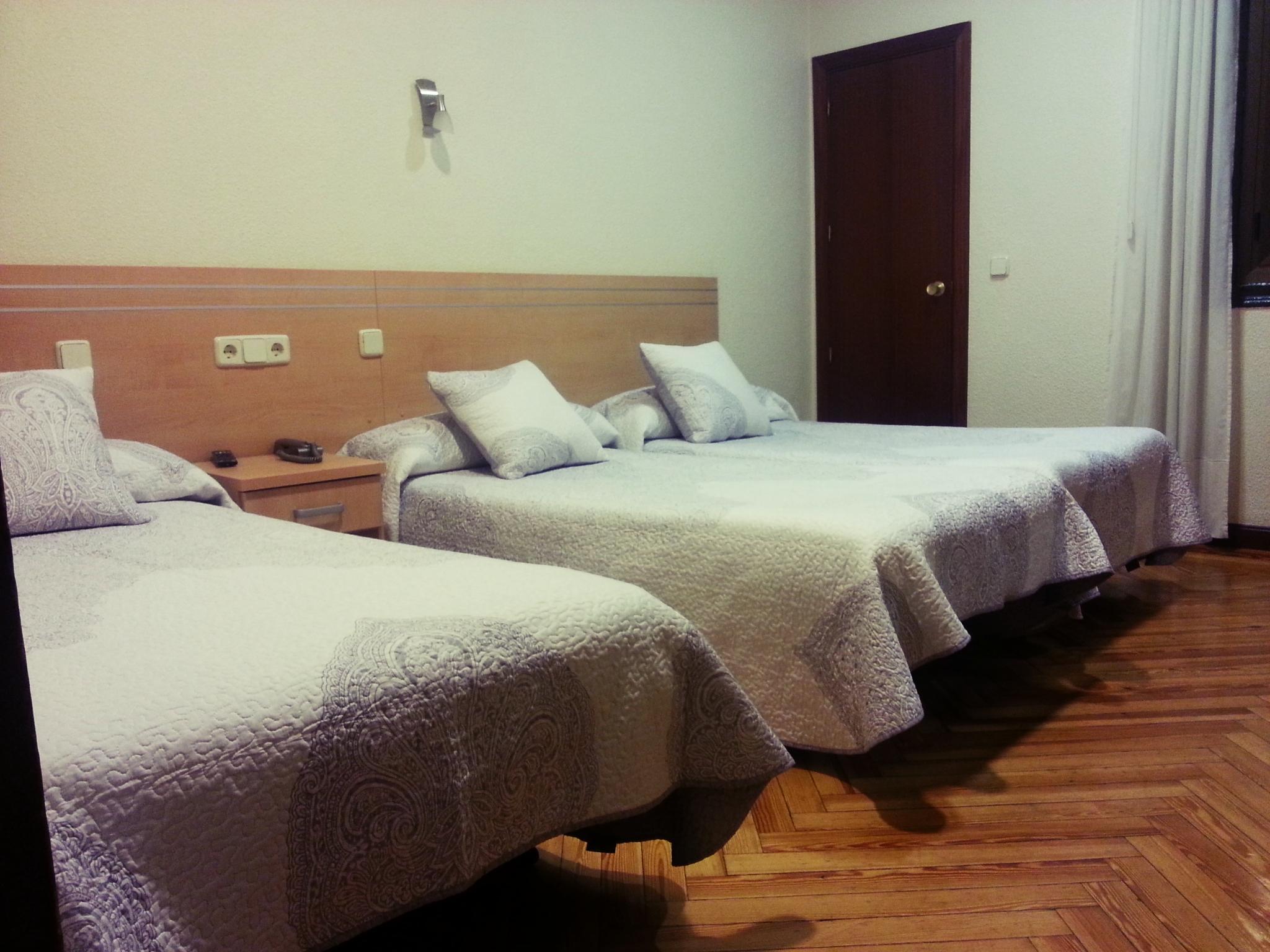 Hostal Avenida Madrid Exterior foto